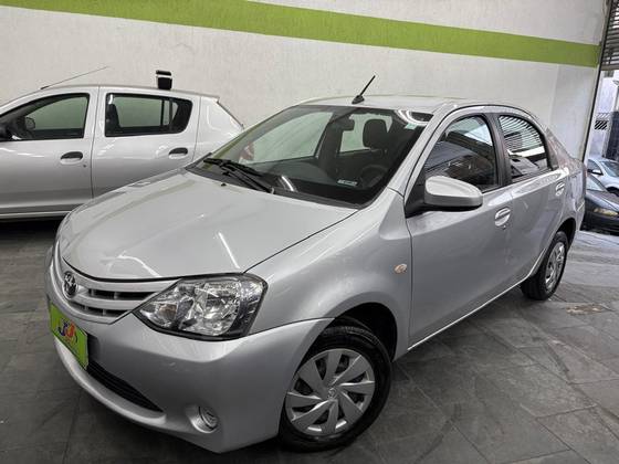 TOYOTA ETIOS 1.5 XS SEDAN 16V FLEX 4P AUTOMÁTICO